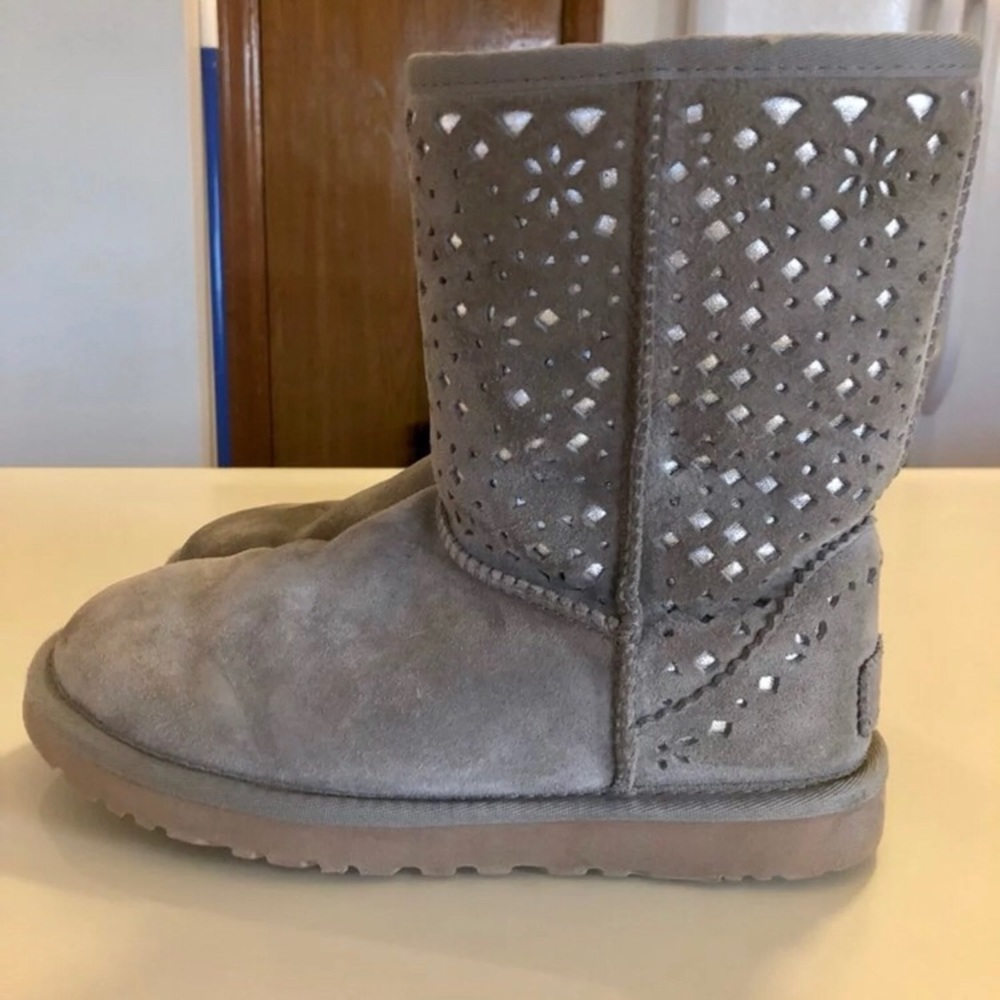 Ugg